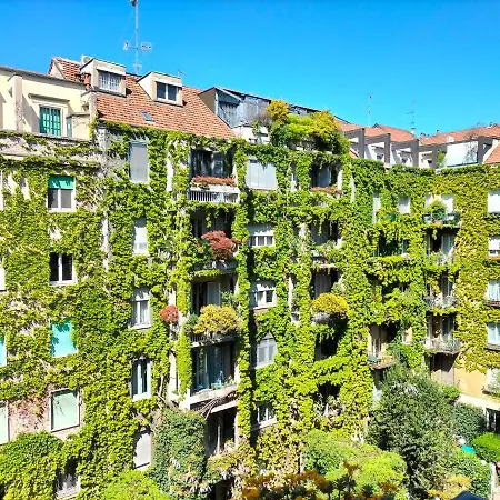 Stanza In Zona Solari In Incantevole Milan