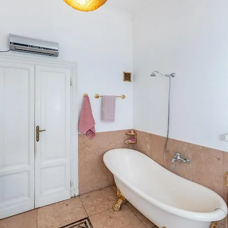 Apartment Very In Cadorna Station Area! Excellent If Arrive From Malpensa Airport