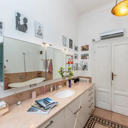 Very In Cadorna Station Area! Excellent If Arrive From Malpensa Airport Appartement