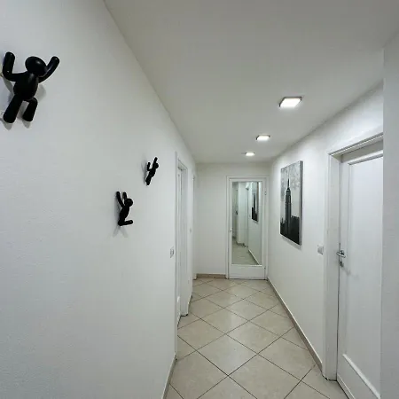 Apartment Modern Cenisio - Self Check-in & Parking Milan