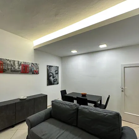 Apartment Modern Cenisio - Self Check-in & Parking Milan