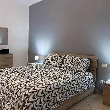 Apartment Modern Cenisio - Self Check-in & Parking Milan