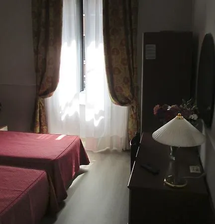 Johnny 3* Милан