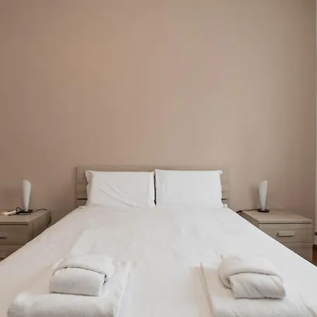 I Host - Giambellino 40 Милан