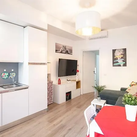 Apartment Duomo 10 Min Cozy Netflix + Wifi