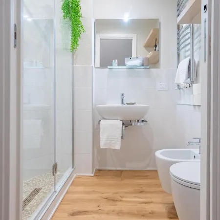 The Rent - Lovely Two-bedroom Near Bocconi Apartment