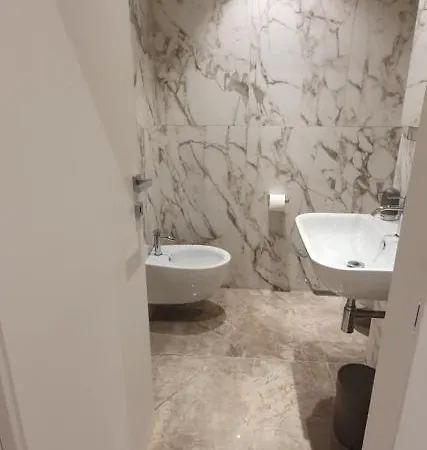 Апартаменты Pink Maison Centro Piazza Diaz Duomo