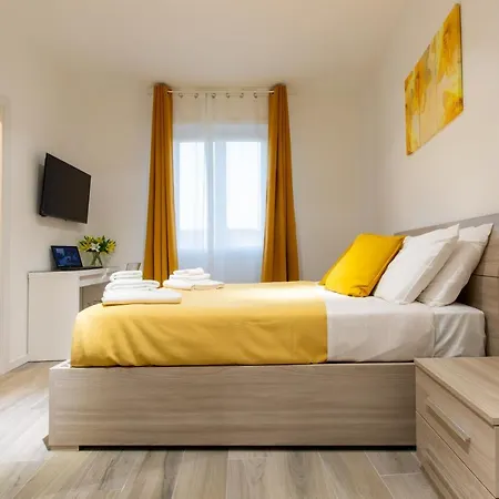 Appartamento Rent - Stylish House Free Wifi-parking-airport