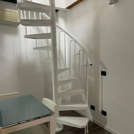 Easy - And Navigli Aparthotel Milan