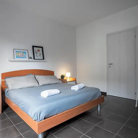 Apartament Duomo-linate-fabrique, Casa Accogliente Con Parcheggi Gratis Mediolan