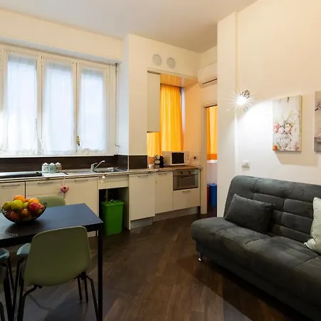 Living Isola Apartman *