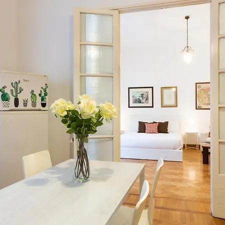 Living Isola Apartman *