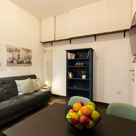 Living Isola Apartman *