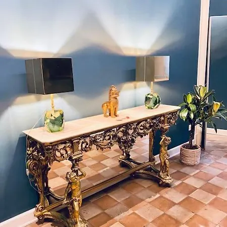 Luro Apartments - Elegant Liberty Suite