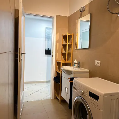 Apartment Modern Cenisio - Self Check-in & Parking