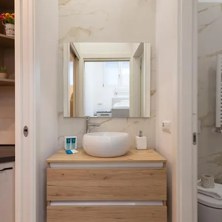 I Host - Val Strona 6 Milán