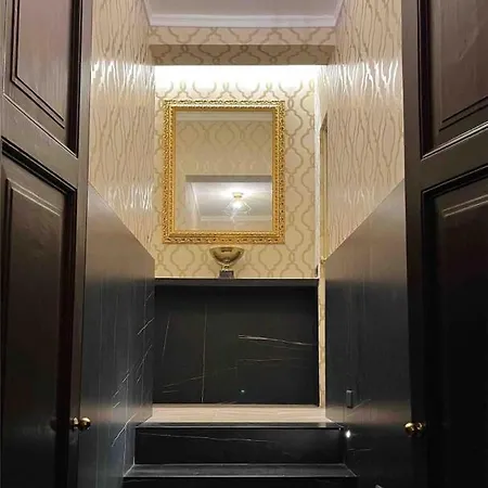 Isola Apartment *