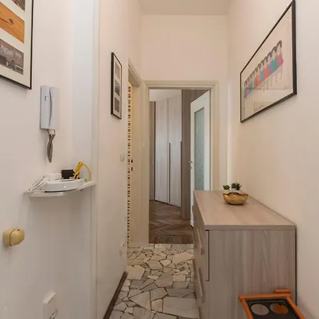 I Host - Giambellino 40 *