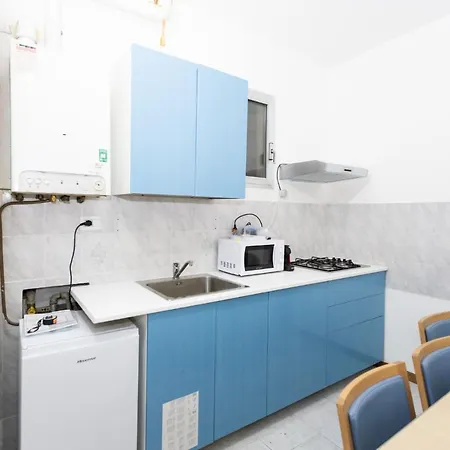 Dream House Chinatown Apartment