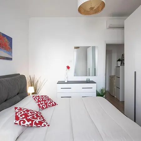Apartment Duomo 10 Min Cozy Netflix + Wifi Milan