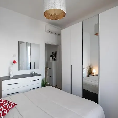 Apartment Duomo 10 Min Cozy Netflix + Wifi *