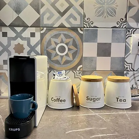 The Small White House In Apartamento