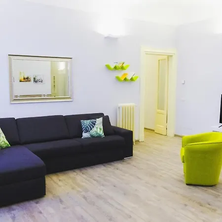 شقة Guesthost - Book Now! Corso Buenos Aires & Loreto M1 *