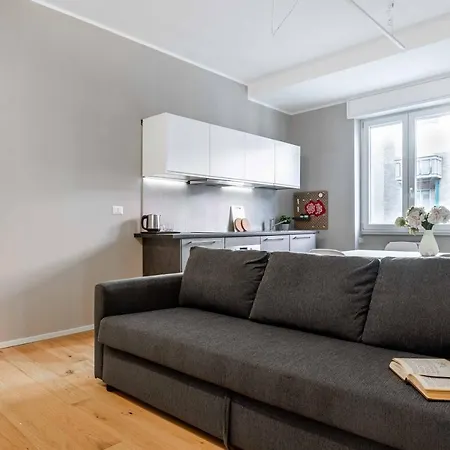 Joivy Charming Flat With Desk * Milan