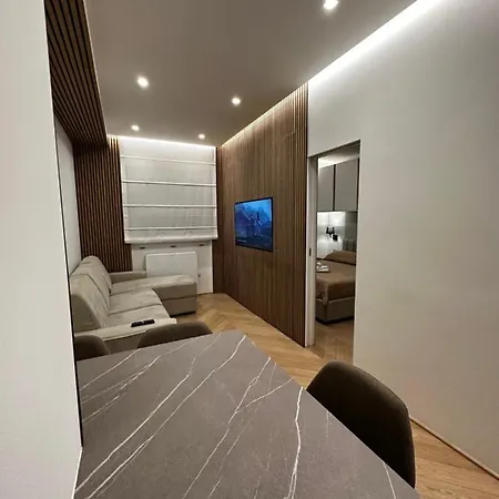 公寓 Bilocale Luxury A 50 Mt Dalla Stazione Di