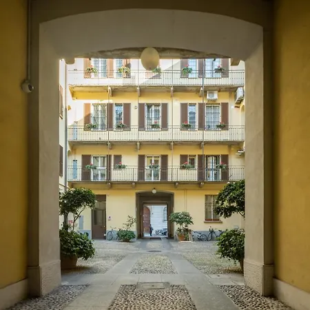 Porta Venezia Cozy R&r Апартаменты *