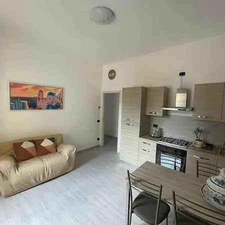 Isola District,famous Area, Space Flat, Lightful,6 Pax Appartamento *