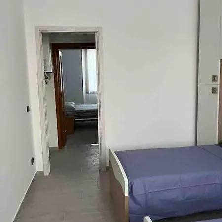 Appartamento Isola District,famous Area, Space Flat, Lightful,6 Pax *