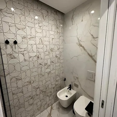 Bilocale Luxury A 50 Mt Dalla Stazione Di * 米兰