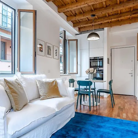 Apartment Joivy Spectacular Flat Near Duomo Milan