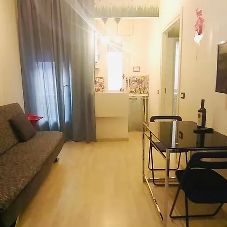 Apartment White Close To The Metro
