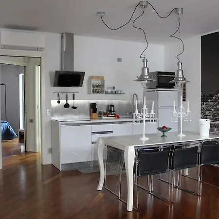 Con Terrazzo Apartment