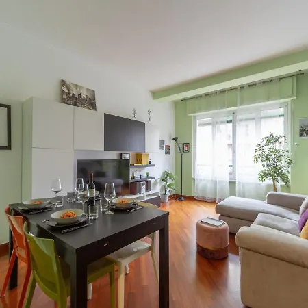 The Rent - Cozy Two-bedroom In The Acquabella Area Apartment