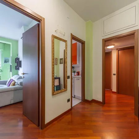 The Rent - Cozy Two-bedroom In The Acquabella Area Apartment