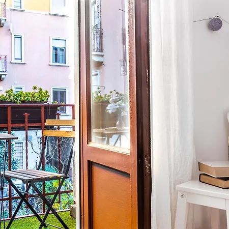 Altido Lovely Studio With Balcony In Apartment