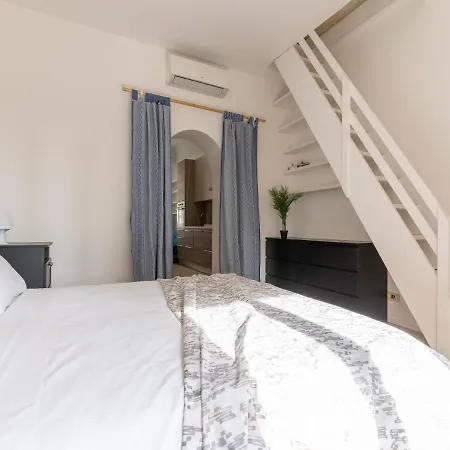 The Best Rent - One Bedroom Near Bosco Verticale Milan