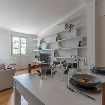 Apartament The Rent - Lovely One-bedroom In Moscova