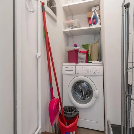 The Rent - Lovely One-bedroom In Moscova *