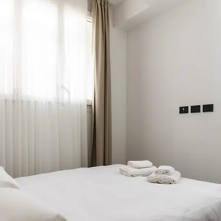 Youhosty - Montebianco 4/6 * ميلان