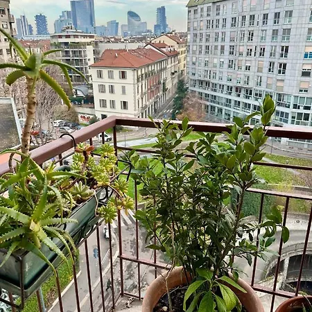 Arcus Pacis - Large Flat Milan