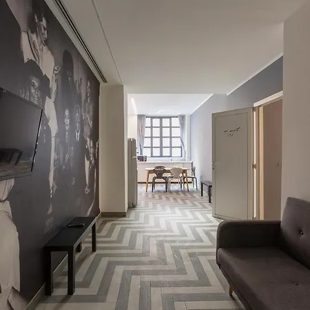 Armani House, Superior In Center Appartement *