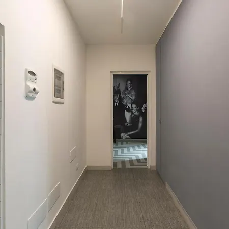 Armani House, Superior In Center Appartement *