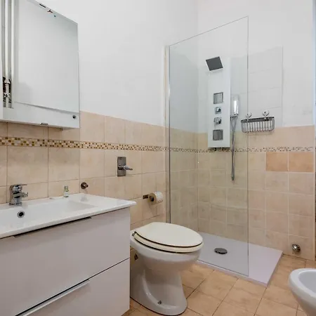 Exclusive 4 Bedrooms In Center Milano
