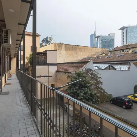Easylife - Elegante E Moderno In Zona Garibaldi Apartment