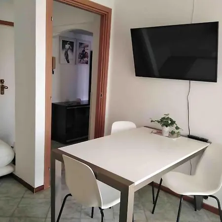 Lovely Flat, Super Connected To The Centre,wifi,4p