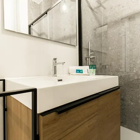 Easylife - Ampio E Luminoso Bilocale In Affascinante Quartiere Nolo